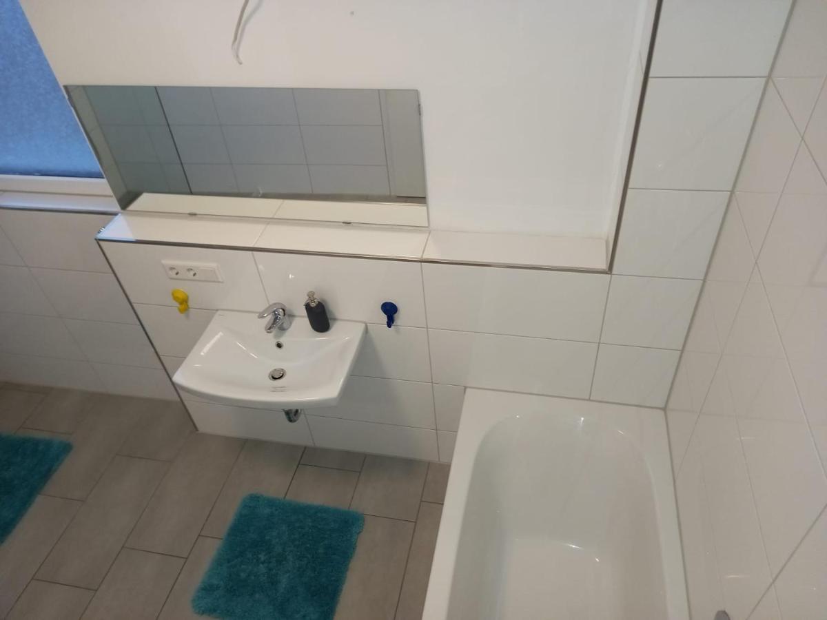 Neubau Appartement Mit Terasse, Privater Eingang,Parkplatz,Kueche Fuerth Exterior foto