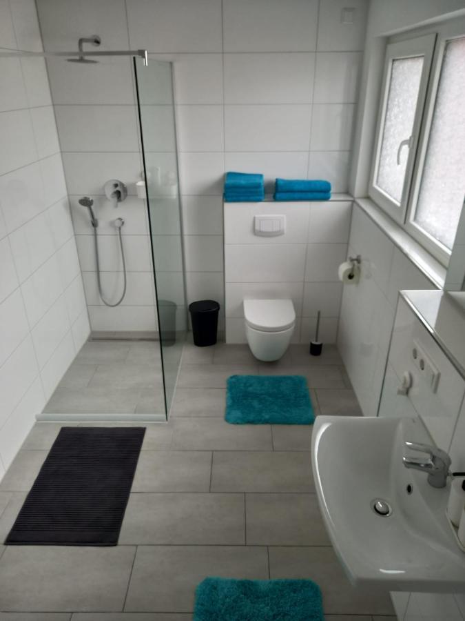 Neubau Appartement Mit Terasse, Privater Eingang,Parkplatz,Kueche Fuerth Exterior foto
