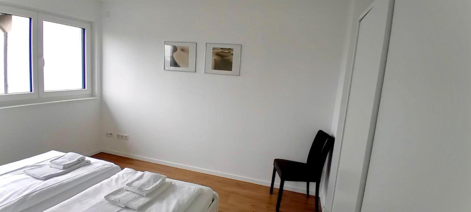 Neubau Appartement Mit Terasse, Privater Eingang,Parkplatz,Kueche Fuerth Exterior foto