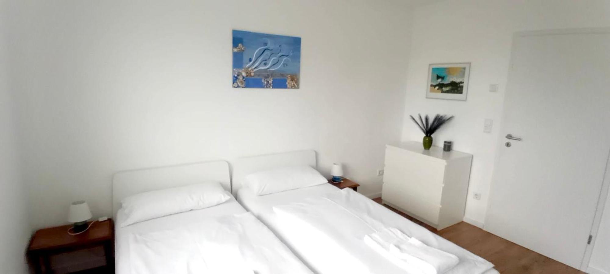 Neubau Appartement Mit Terasse, Privater Eingang,Parkplatz,Kueche Fuerth Exterior foto