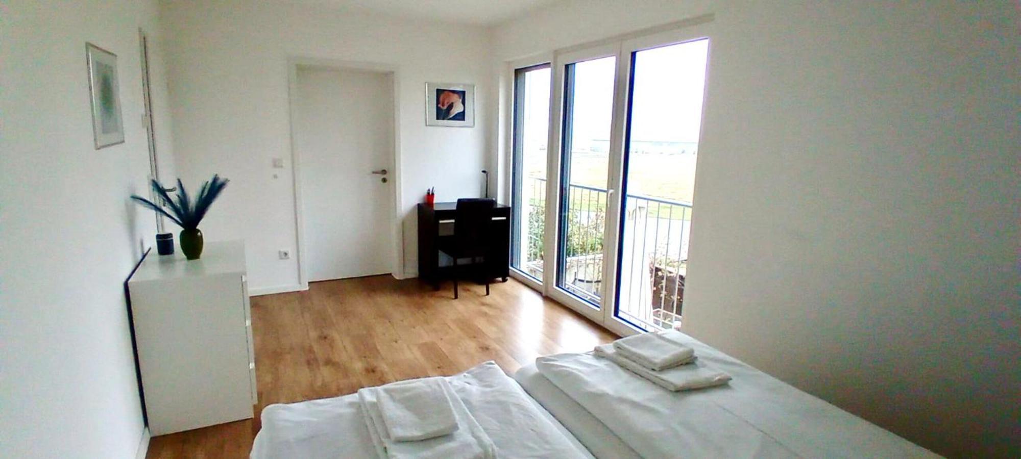 Neubau Appartement Mit Terasse, Privater Eingang,Parkplatz,Kueche Fuerth Exterior foto